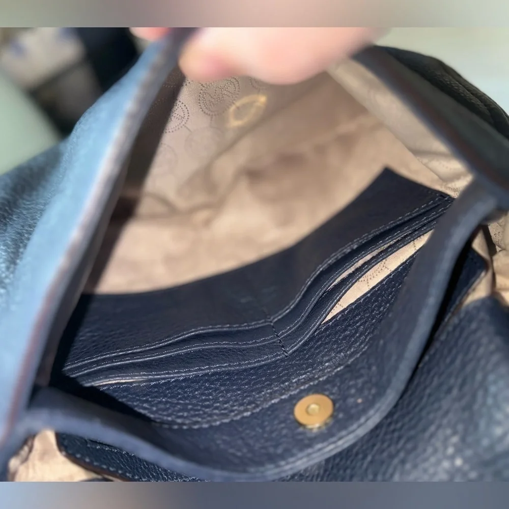 MICHAEL KORS women’s navy blue pebble leather bedford tassel shoulder bag - Picture 12 of 13